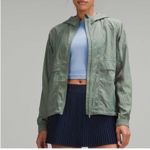 Lululemon‎ Athletica hood lite jacket size 4